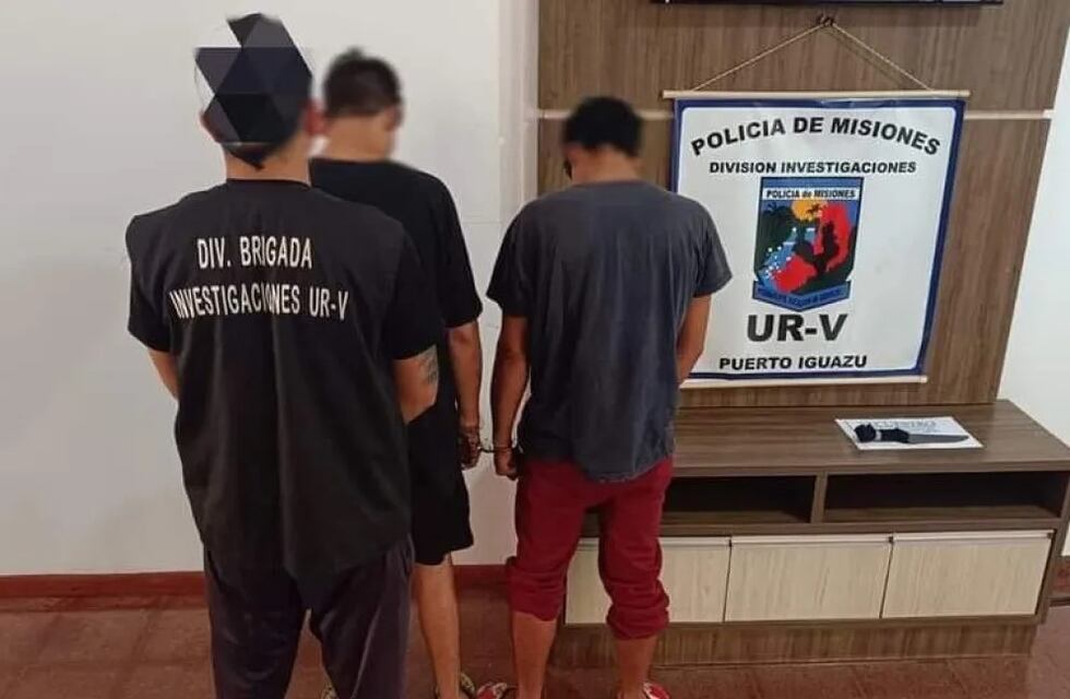 Arrestaron a dos hombres acusados de apuñalar a otro para robarle en Puerto Iguazú
