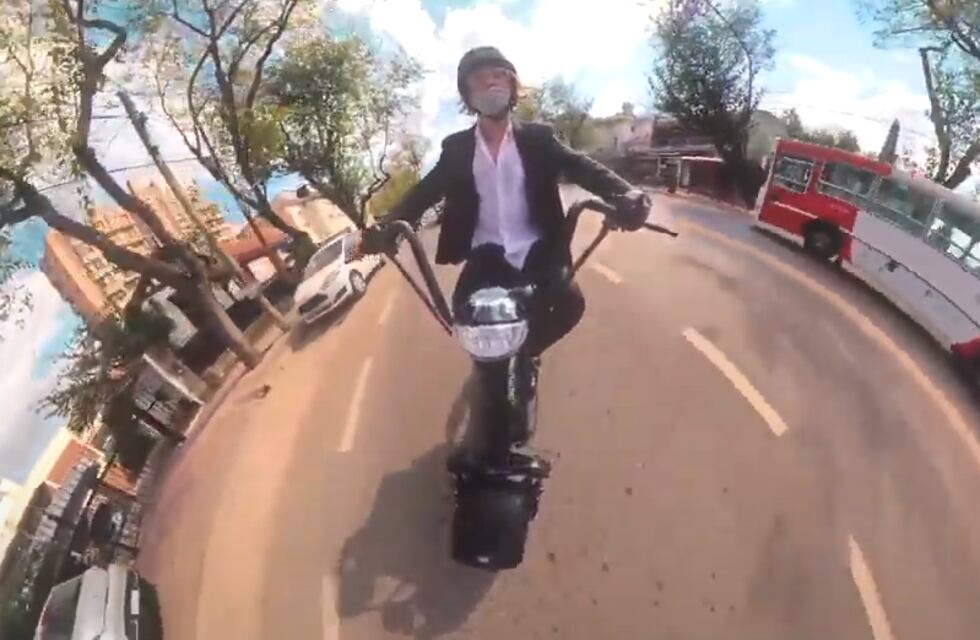 El original, llamativo y comentado video con que la Legislatura de Mendoza saluda a los trabajadores