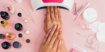 ¿Es peligroso secarse las uñas con lámparas de luz UV? Todo lo que debés saber sobre el tema.