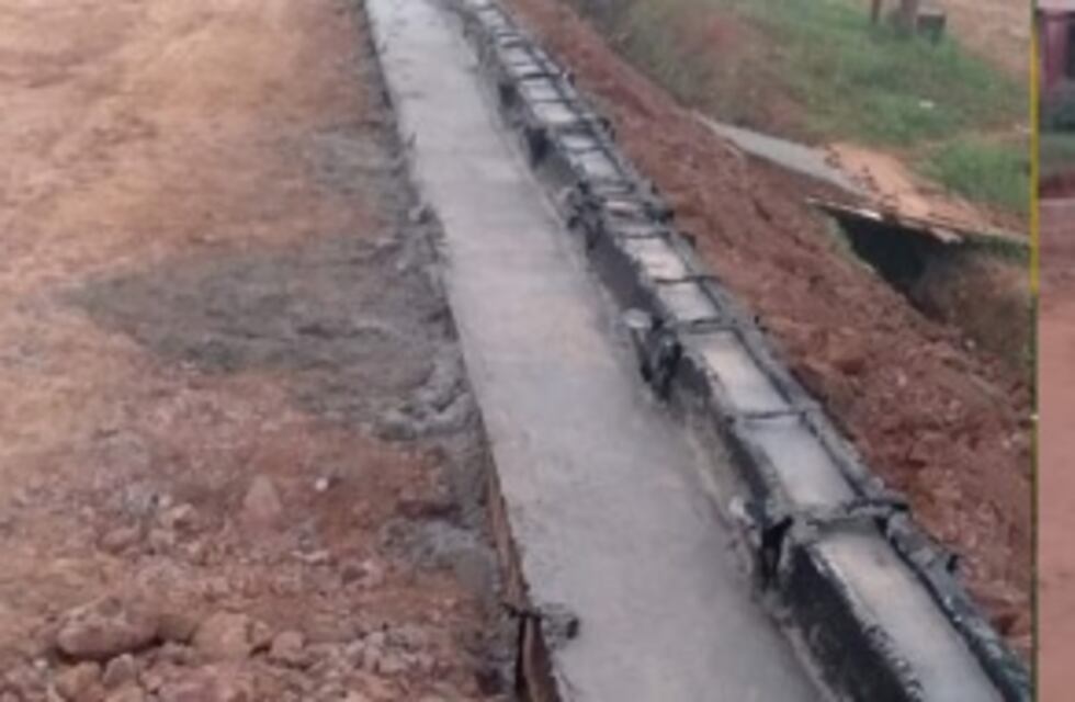 Ejecutan obras de asfaltado sobre la avenida Almafuerte