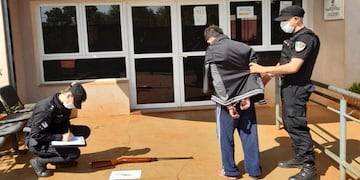Dos jóvenes aprehendidos por el robo de un celular a mano armada en Oberá.