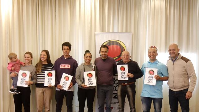 Deportistas locales reciben apoyo del Municipio.