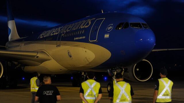Entre domingo y lunes llegaron a la Argentina 1,2 millones de dosis de vacunas Sputnik V. (Foto: Juan Manuel Foglia)