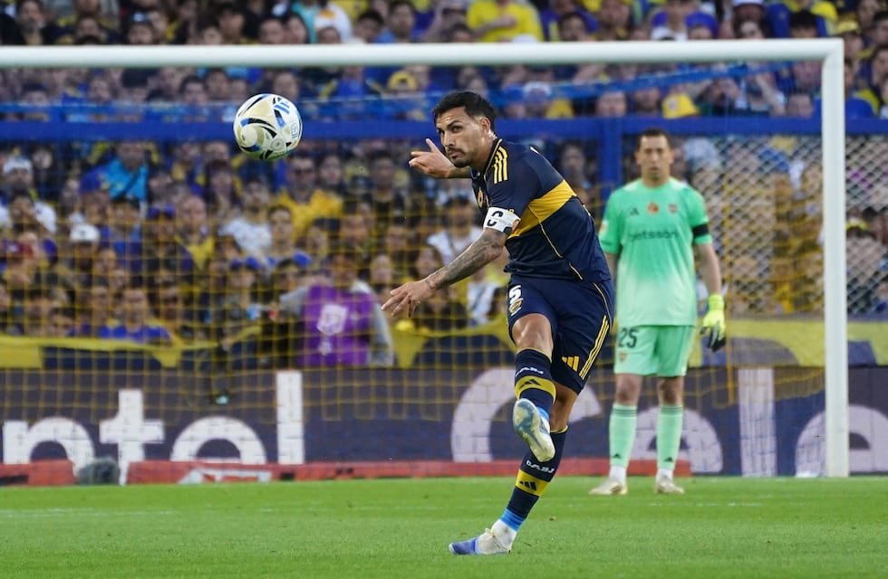 Grabaron a Leandro Paredes en un conocido boliche bailable: el picante gesto que le hizo a un hincha de River