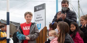 Se inauguró la plaza en Barrio San Salvador