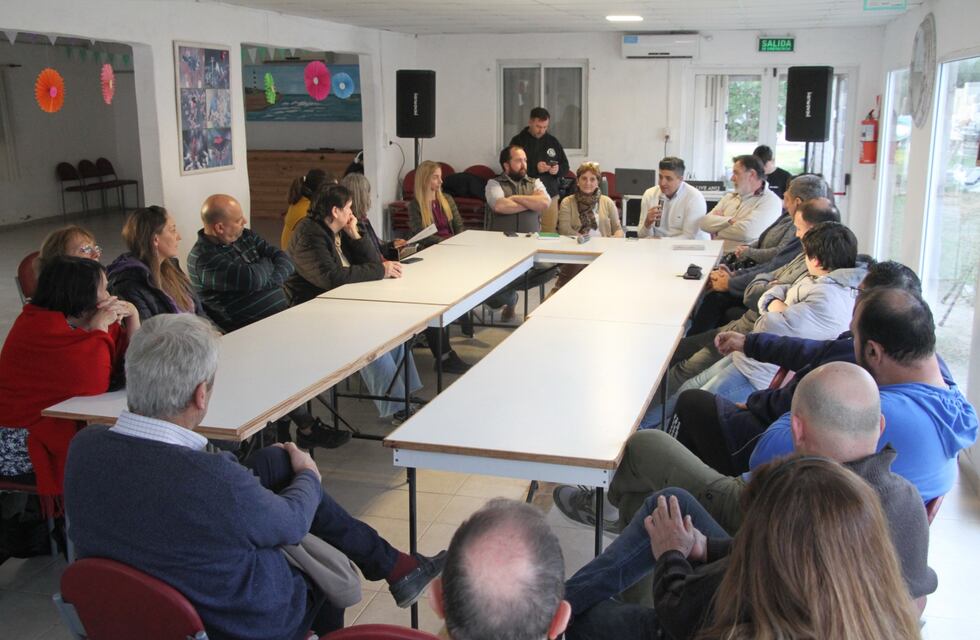 Claudia Cittadino y el equipo de Compromiso Vecinal  visitaron Claromecó