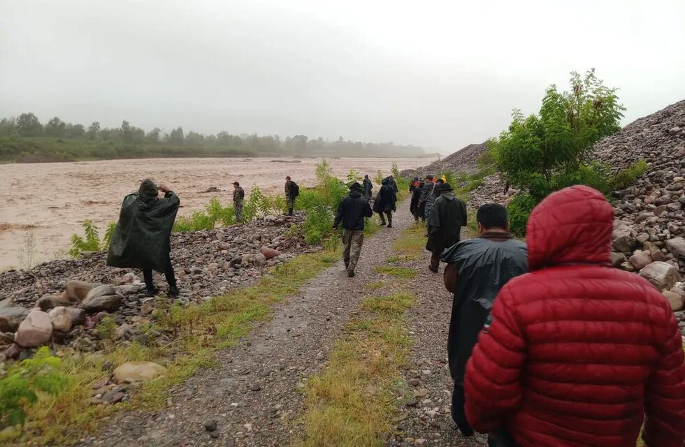 Tragedia en Jujuy: hallaron a la niña que fue arrastrada por el río Grande