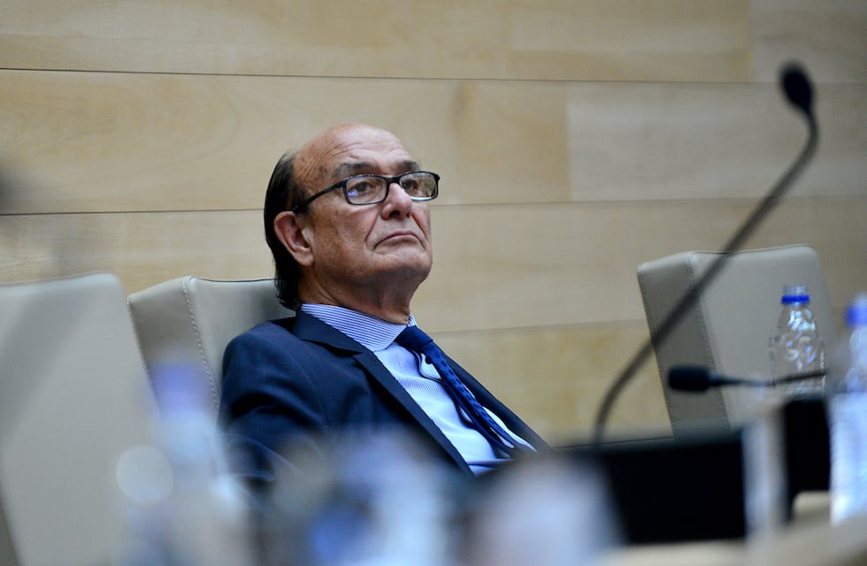 Luis Juez salió al cruce de Oscar González: “Usa sus privilegios para beneficio personal”