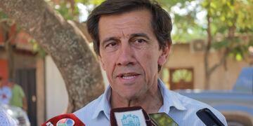 El candidato a gobernador por el frente Cambia Jujuy, Carlos Sadir, dialogó con los medios de la zona del Ramal, durante su visita a San Pedro.