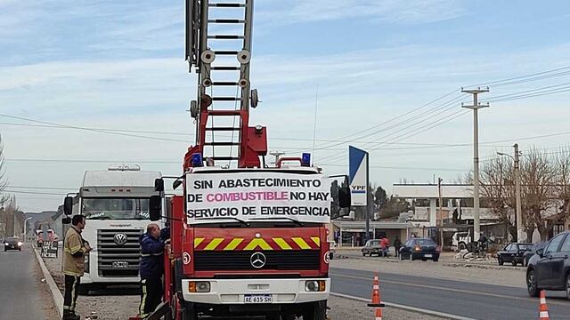 El reclamo que hicieron los Bomberos Voluntarios de Salto de las Rosas el Día de la Bandera.