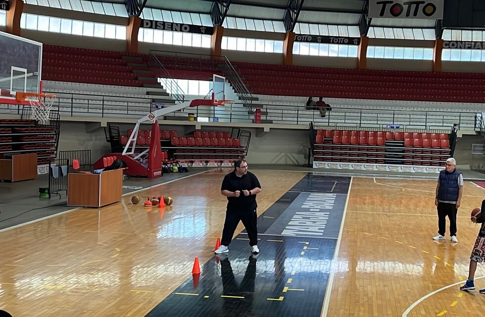 Gonzalo Britos inició un nuevo año de trabajo como Coordinador del Básquet de Hindú Club