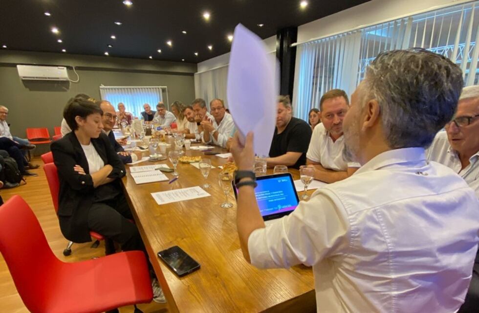 Gonzales Chaves: Lucía Gómez participó del Foro de Intendentes Radicales en La Plata
