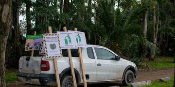 Colocan Cartelería en el Parque Cabañas de Tres Arroyos