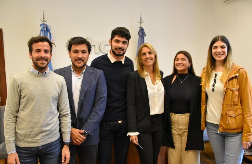 Miembros de la comunidad Global Shapers de Mar del Plata se reunieron en el Concejo Deliberante