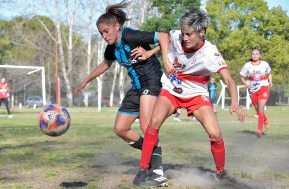 San Luis FC venció a Morón y acaricia el título de la Primera B y el ascenso