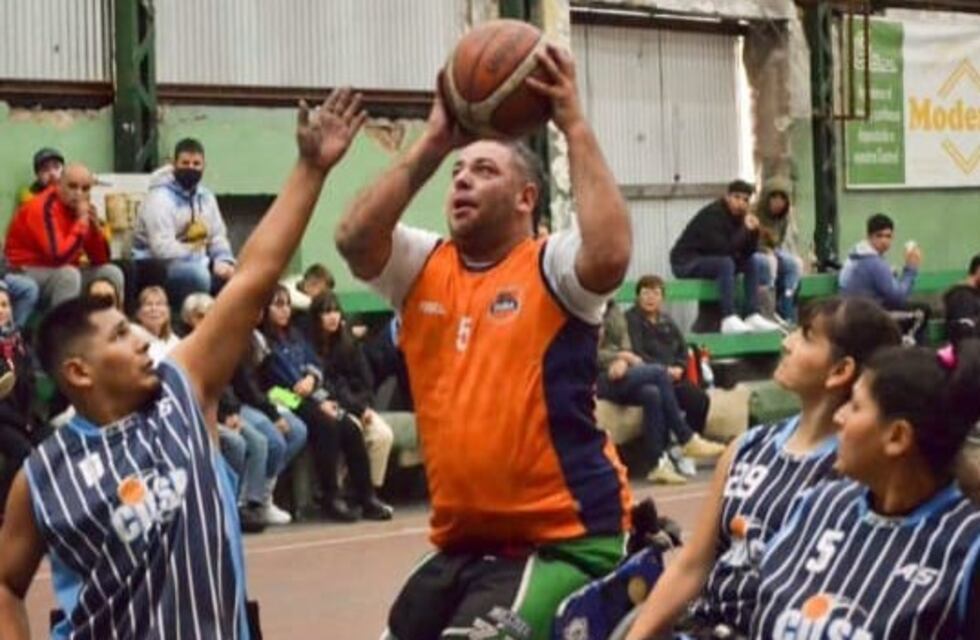 Básquet adaptado: el puntaltense Leo Sarraúa vuelve a salir a la cancha con Bahía Blanca