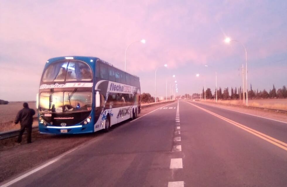 Córdoba: una mujer se descompensó en pleno viaje y falleció arriba del colectivo