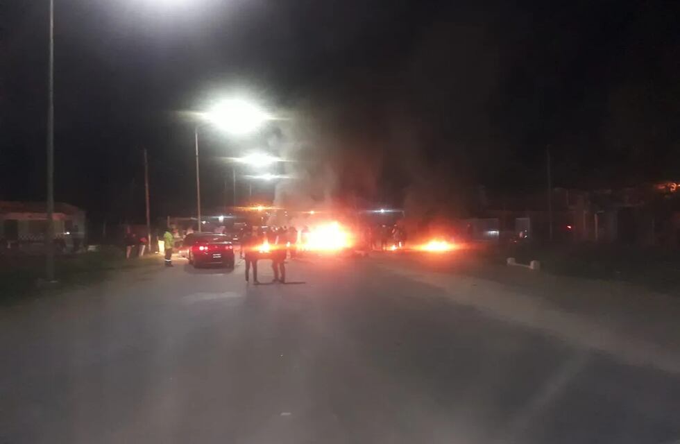 Trabajadores del citrus, acompañados por UATRE realizan cortes de ruta en diferentes puntos de la provincia