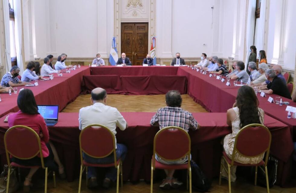 Inseguridad: reunión de Omar Perotti con empresarios, gremios y académicos