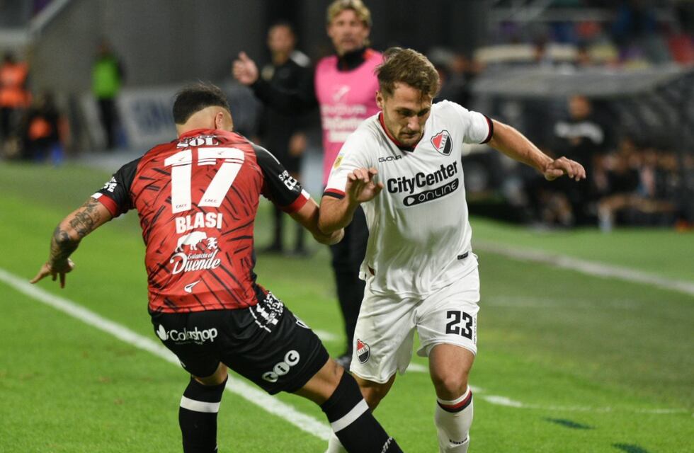 Central Córdoba sorprendió a Newell’s y lo derrotó en un partido lleno de imprecisiones rojinegras
