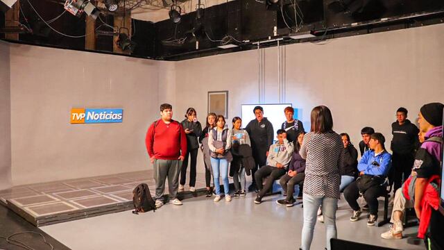 Jóvenes de Tolhuin visitaron la TV Pública Fueguina en Ushuaia
