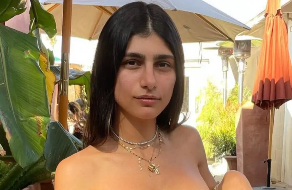 Mia Khalifa posó sin corpiño y cautivó a sus fans