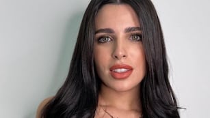 Valentina Cervantes se animó a un look deportivo total white de la misma marca que usa Antonela Roccuzzo