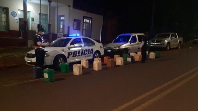 Secuestraron 20 bidones de combustible en Montecarlo.