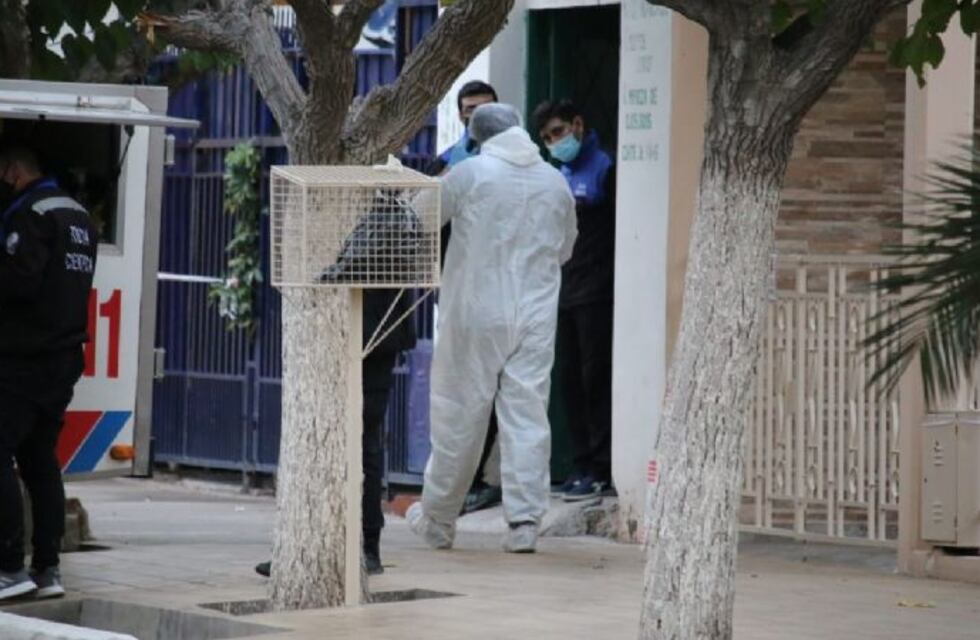 Hallan sin vida a una anciana en su casa: creen que murió por coronavirus