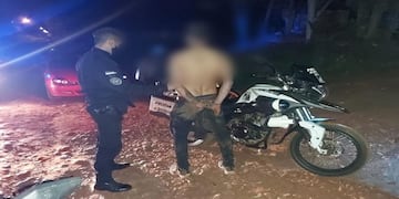 Terminó detenido cuando intentaba incendiar una vivienda vecina.