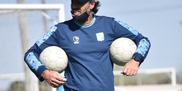 Carlos Bossio reemplazará a Hernán Medina como DT de Racing de Nueva Italia y debuta este domingo (Prensa Racing).