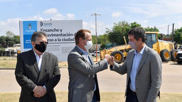 El gobernador estuvo con el intendente, Alfredo Francolini, y el titular del Enohsa, Enrique Cresto