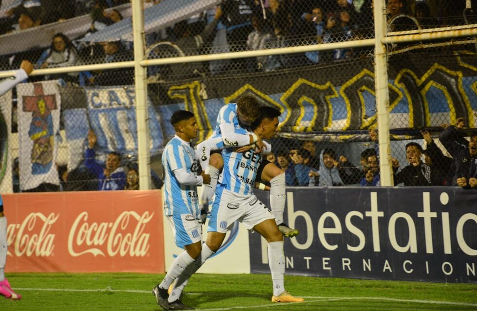 Racing se dio una gran alegría; bajó de la punta al Quilmes invicto