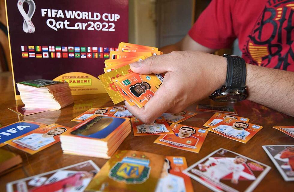 Un poco de humor al conflicto: los mejores carteles de los kioscos sobre el faltante de figuritas