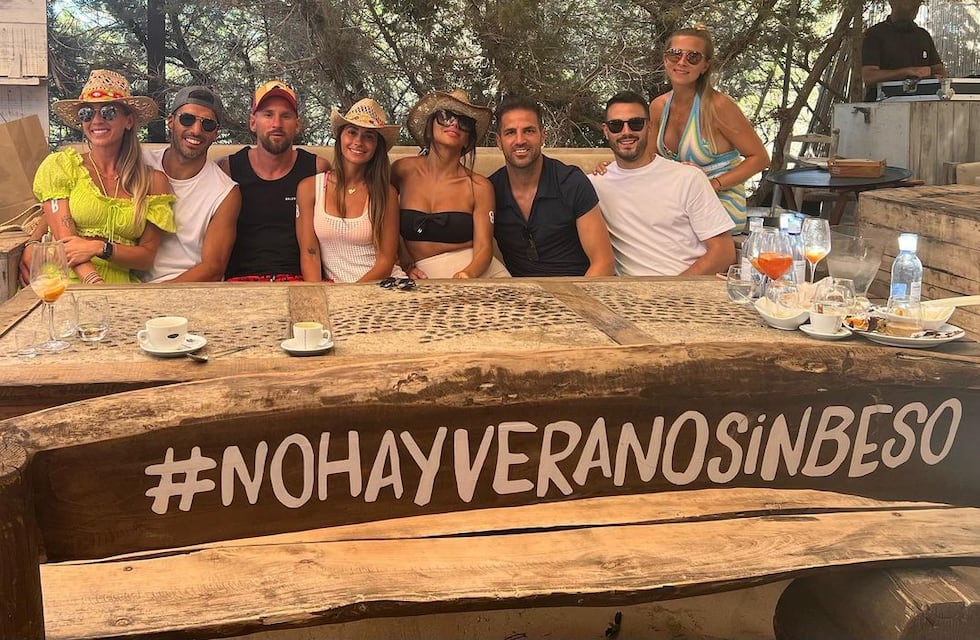 Lunes de mar y baile: Antonela Roccuzzo y Lionel Messi fueron a un gran show