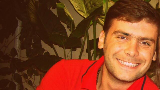 Miguel tiene 35 años, nació en Oliva y busca a su madre biológica.