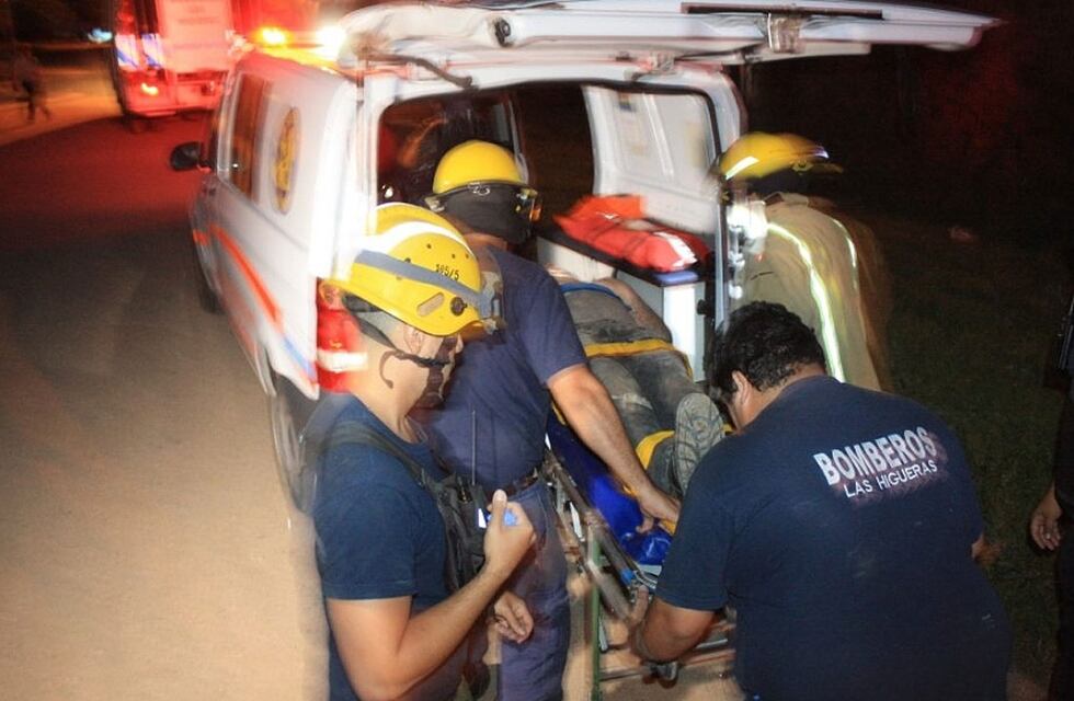 Milagro en Córdoba: un albañil se cayó a un pozo de 10 metros y solo sufrió un esguince