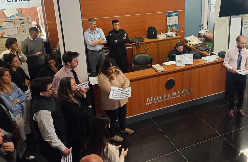 Masiva protesta de trabajadores y funcionarios judiciales en Rafaela