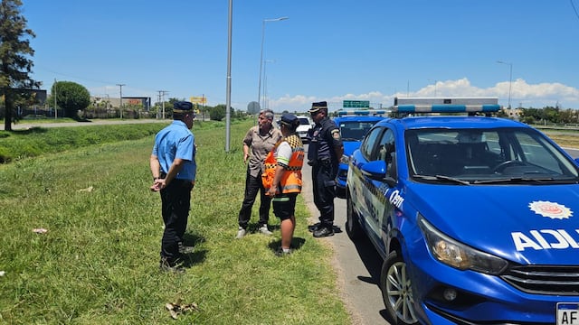 El episodio ocurrió en la Circunvalación de Córdoba durante un control de la Caminera. El ministro Juan Pablo Quinteros se acercó al lugar del hecho (Policía).