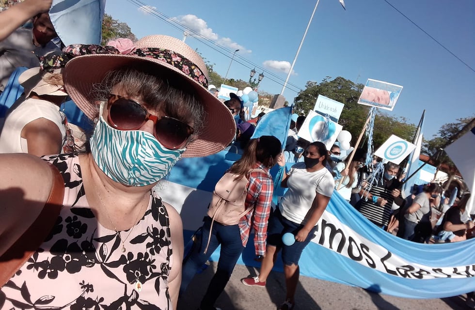 Nueva convocatoria de #salvemoslasdosvidas en la Plaza San Martín