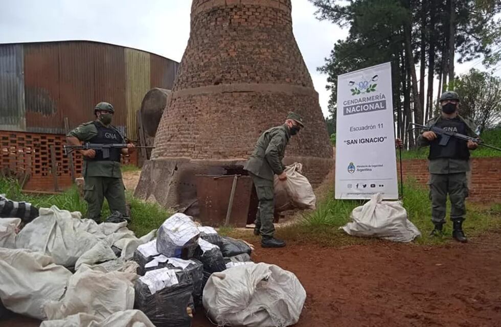 Puerto Leoni: incineran casi cinco toneladas de marihuana incautada