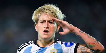 Yamila Rodríguez con la camiseta argentina