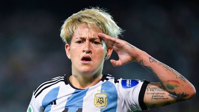 Yamila Rodríguez con la camiseta argentina