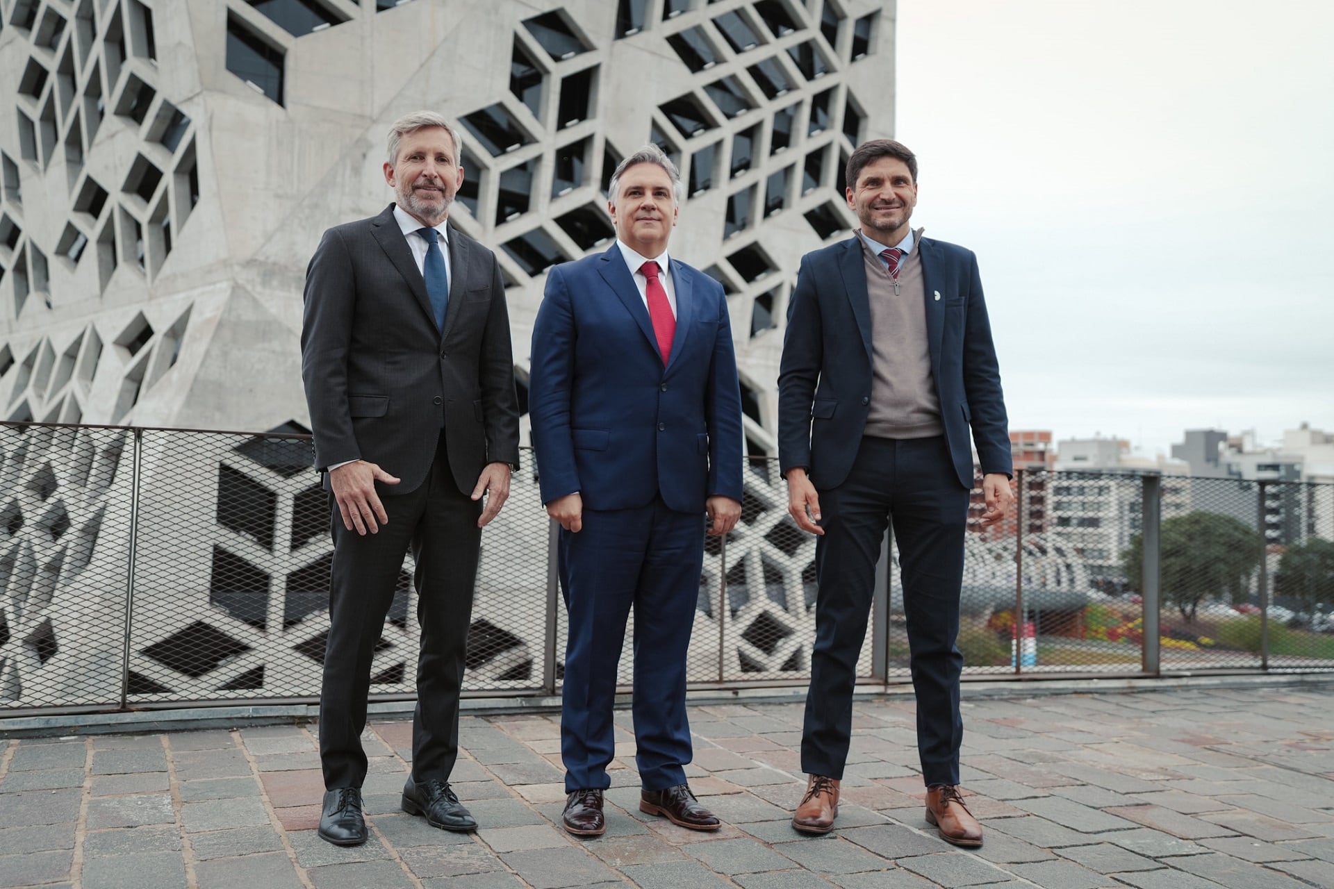 Rogelio Frigerio, Martín Llaryora y Maximiliano Pullaro. 