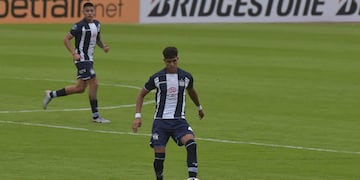 Piero Hincapié. El defensor ecuatoriano, uno de los titulares en el equipo del Matador. (Facundo Luque)