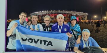 Cordobeses viven la previa de Argentina Polonia en el estadio 974.