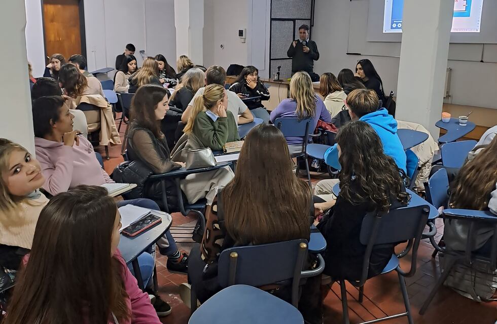 Mas de 120 personas se capacitaron en Marketing Turístico en el distrito de Tres Arroyos