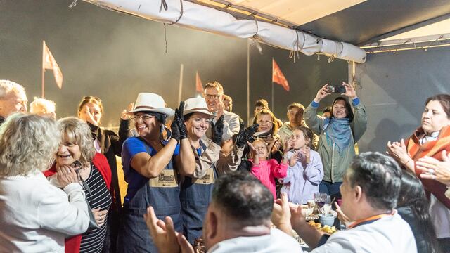 Yanina y Mariela Bertossi de Arroyito ganaron el Concurso de “Asadoras 2025″ en Marull