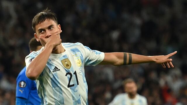 Paulo Dybala metió el tercero para Argentina ante Italia,