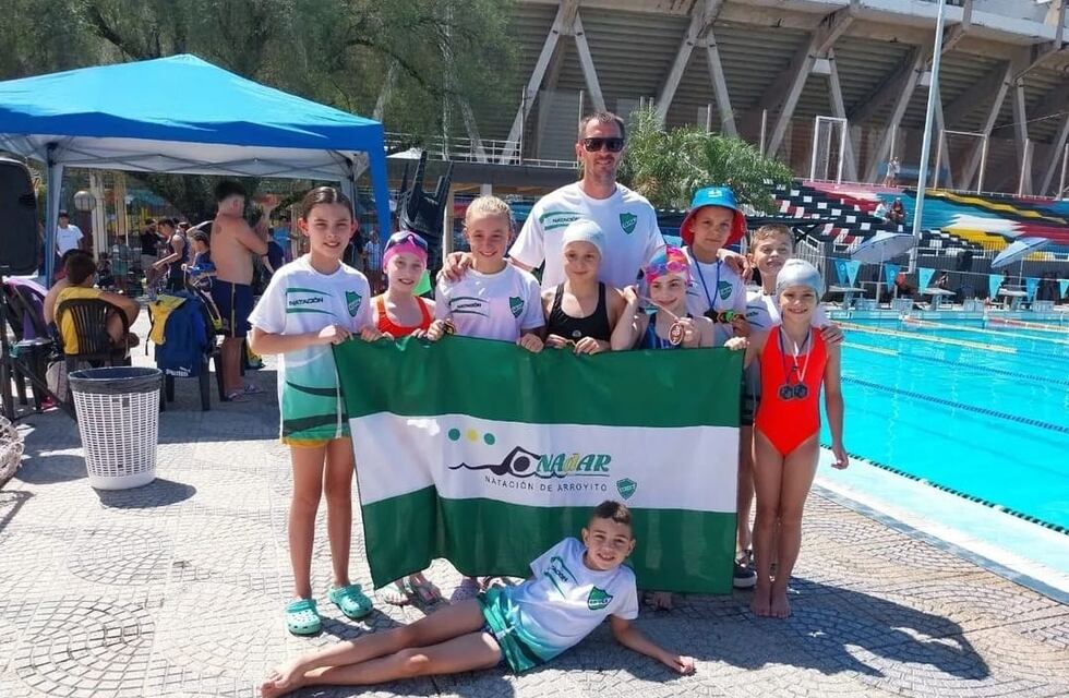 21 nadadores del Cultural de Arroyito participaron del Torneo de Cierre de año en el Kempes